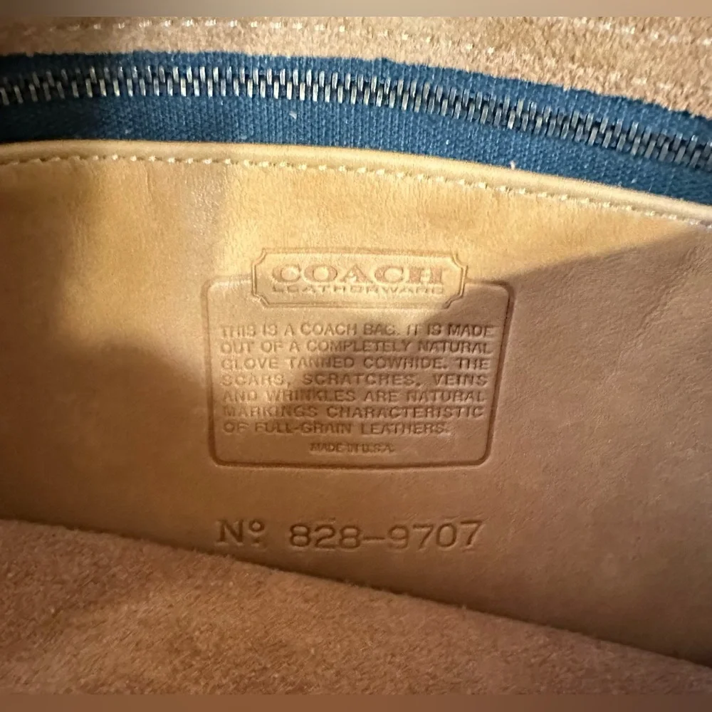 The Coach Lightweights Collection 4050 Vintage Leather Bag - Picture 7 of 17
